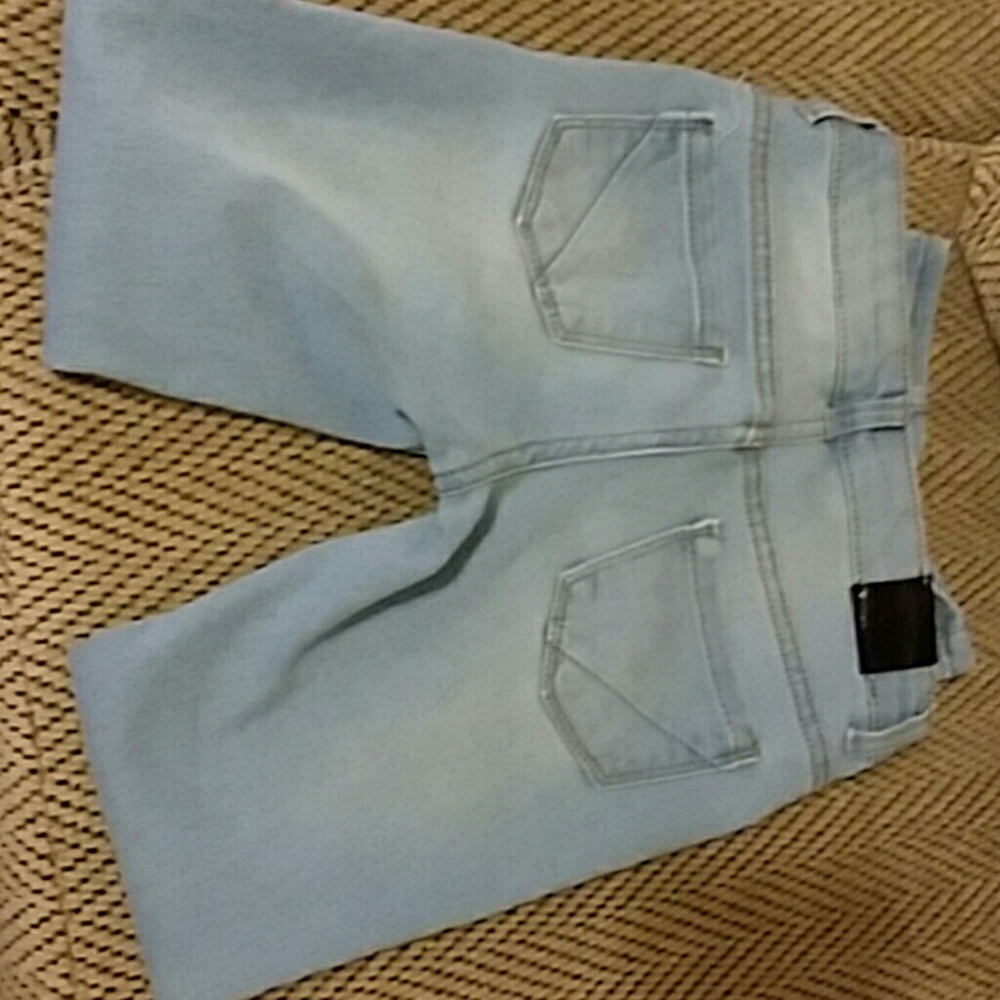JEANS - Picture 3 of 4